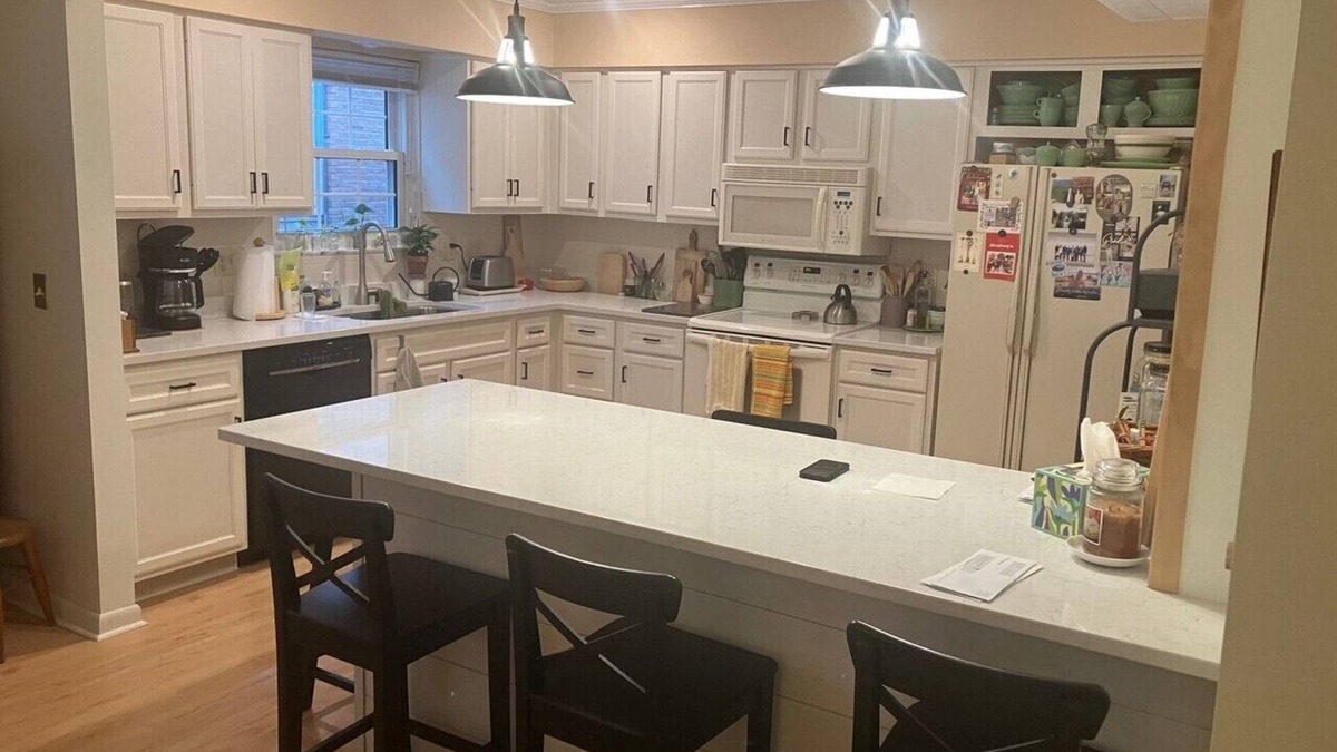 Hyde Park Condo | 2 Bedroom 2 Bath Condo In East Hyde Park on Wasson Way Trail with Pool
