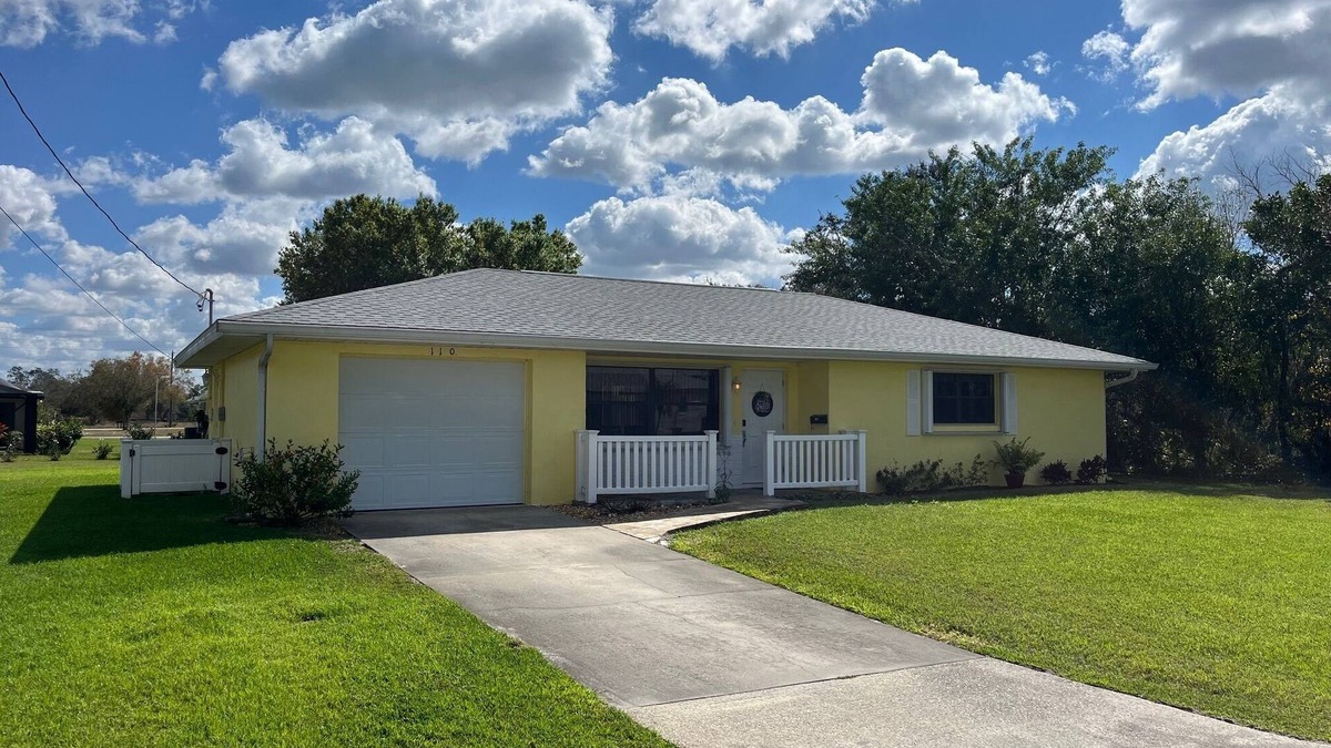 Placid Lakes House | 2 bedroom 2 bath single family home in Lake Placid FL. nLocated in Placid lakes