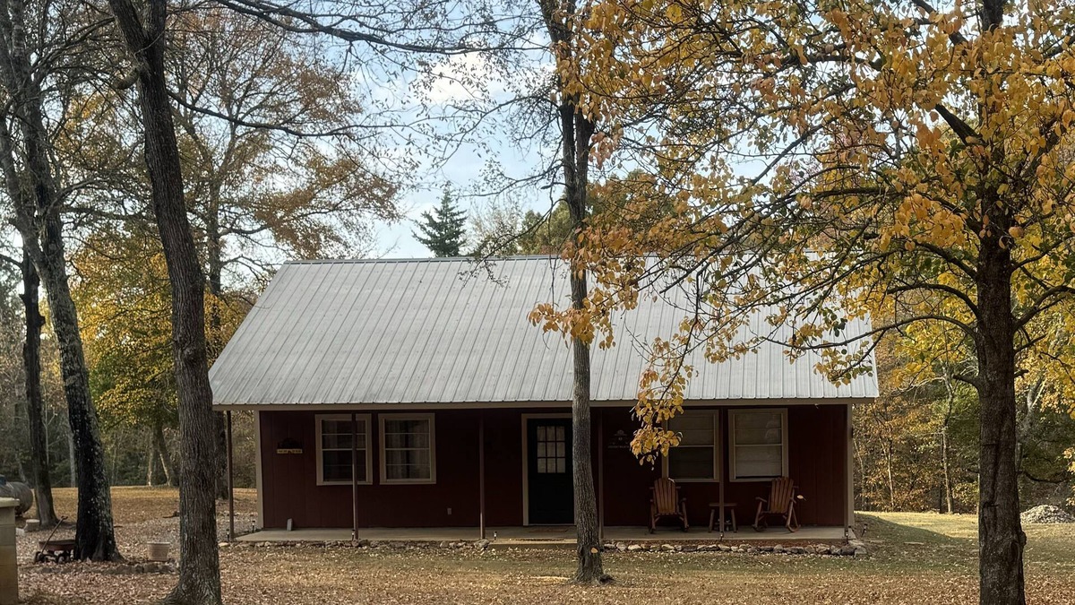 Board Camp Cabin | 2 bedroom/2 bath, sleeps 9, Honey Hole Cabin