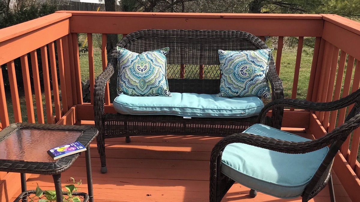 Lexington House | 2 bedroom , 2 bath townhome , cabin vibe! Vaulted ceiling with a skylight view!