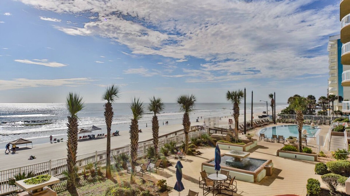 Daytona Beach Condo | 2 Bedroom 2 Bath Luxury condo on the beach with Oversized Patio & Outdoor Grill.