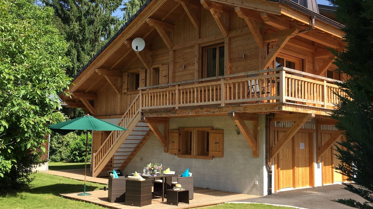 Samoens Apartment | 2 bedroom, 2 bathroom apartment for up to 5 people, just 200m from the ski lift