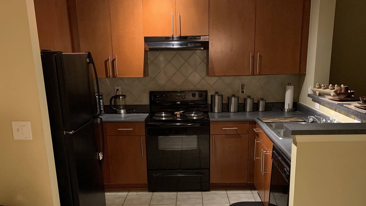 Smyrna Condo | 2 bedroom 2 bathroom Beautiful Condo surrounded by on-site entertainment!