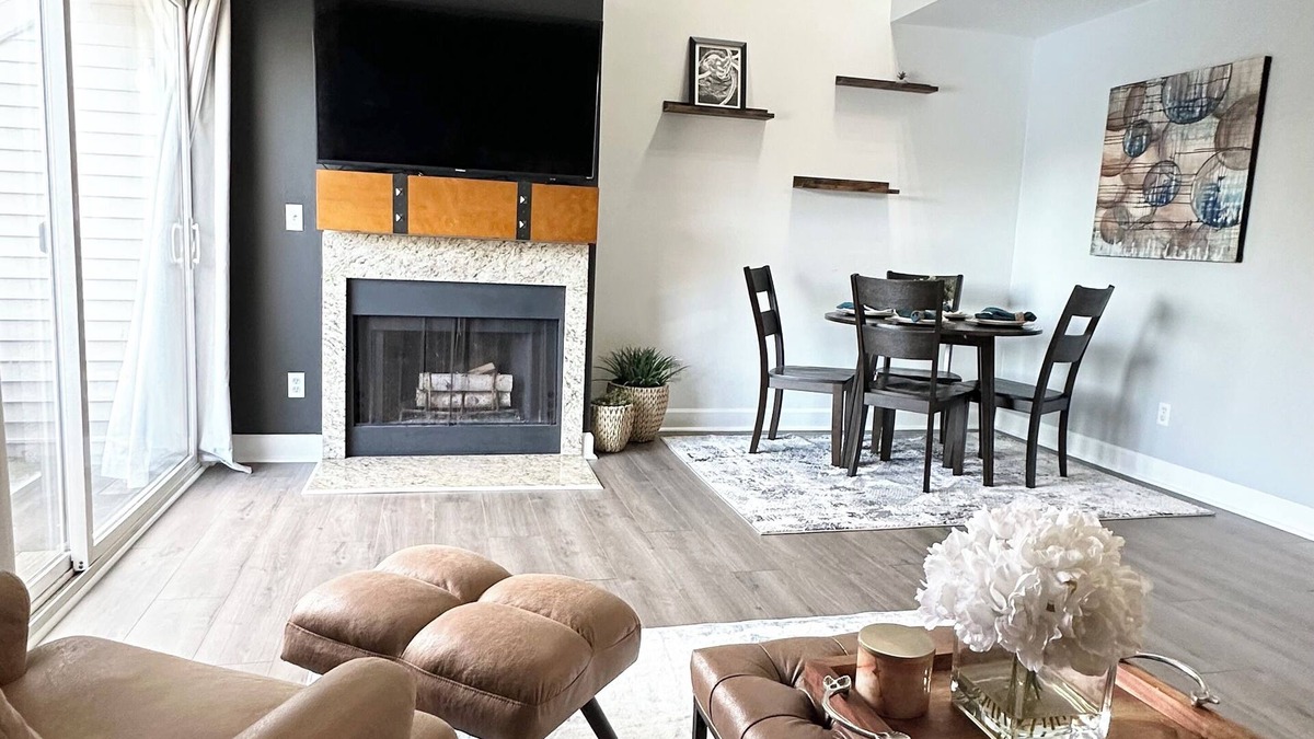 Auburn Hills House | 2-bedroom, 2 full bath executive townhome in awesome Auburn Hills with WiFi, AC