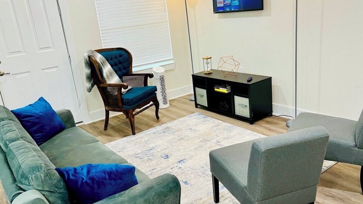 Grogan's Mill Apartment | 2-Bedroom 2-Full Baths with FREE Parking, Washer & Dryer, WiFi in The Woodlands