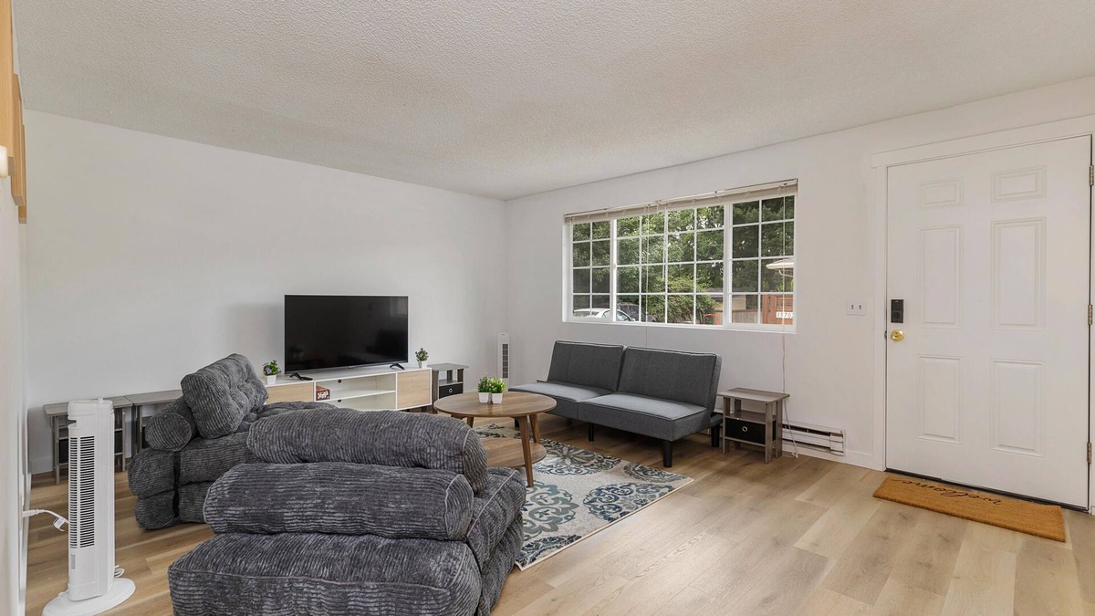 Picnic Point-North Lynnwood House | 2 bedroom, 3 bed Lynnwood home - Quiet and Convenient