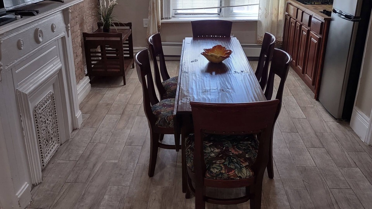 Harlem Hotel | 2 BEDROOM 3RD FLOOR RENOVATED W/KITCHEN - 3 MINUTES TO SUBWAY