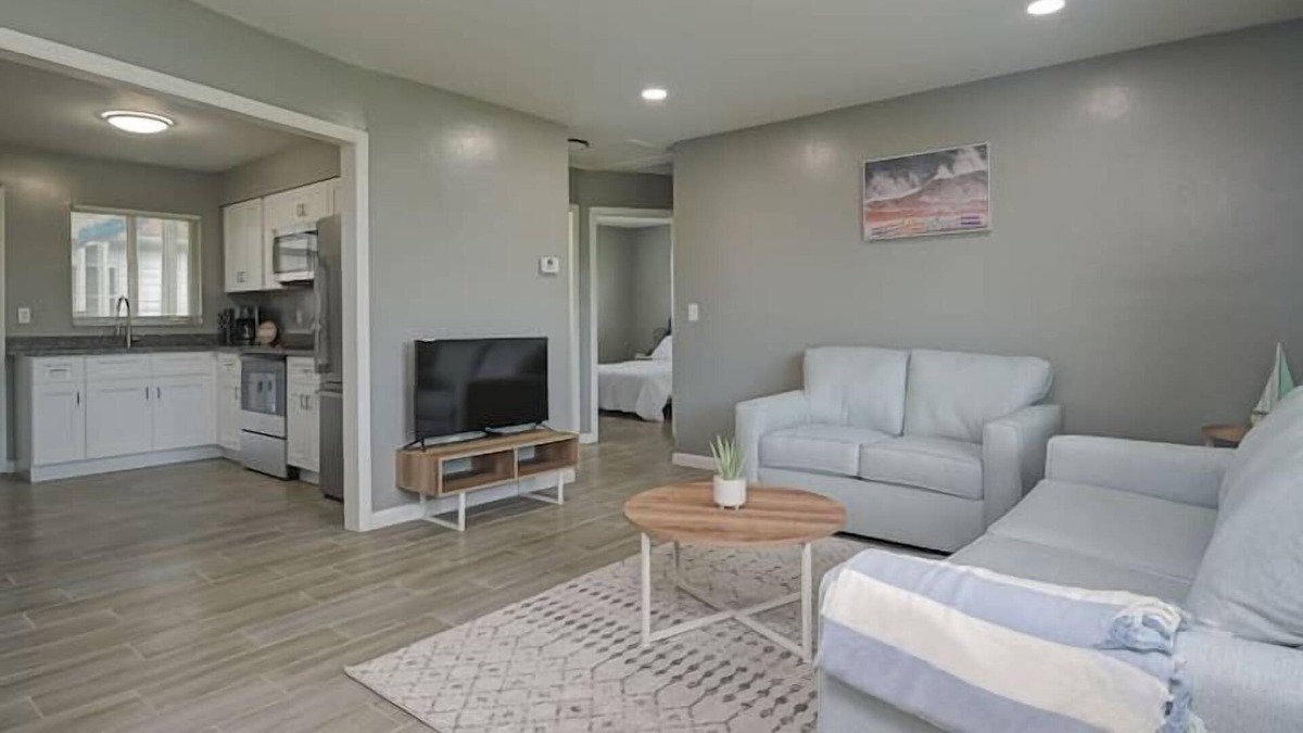 Westminister Apartment | 2 Bedroom 660142 by Houzlet