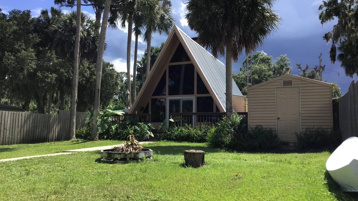 Fort McCoy House | 2-bedroom A-frame house in beautiful oasis, Fort McCoy.