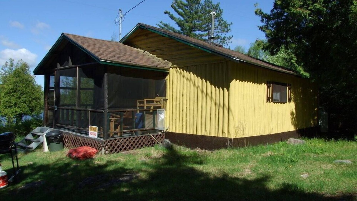 Marten River Cottage | 2 Bedroom "A Frame" Log Cottage in Beautiful Marten River, ON - Olive the Lake Cottage #5