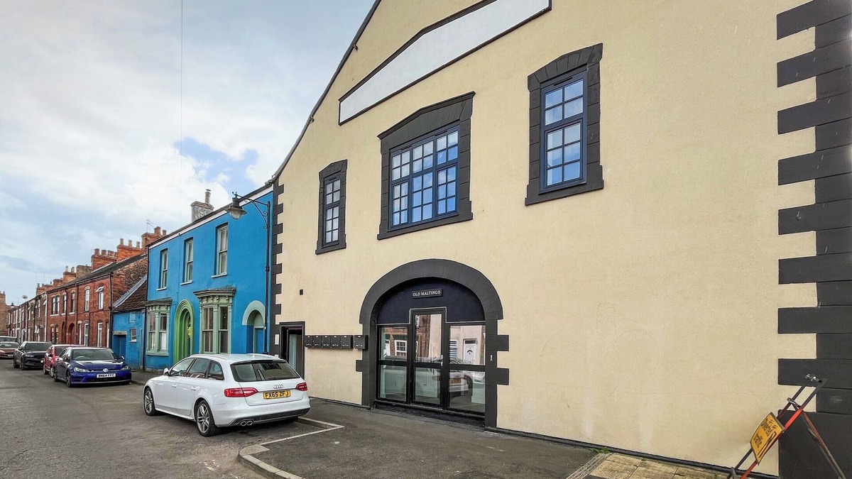Barton-upon-Humber Apartment | 2 bedroom accommodation in Barton-upon-Humber