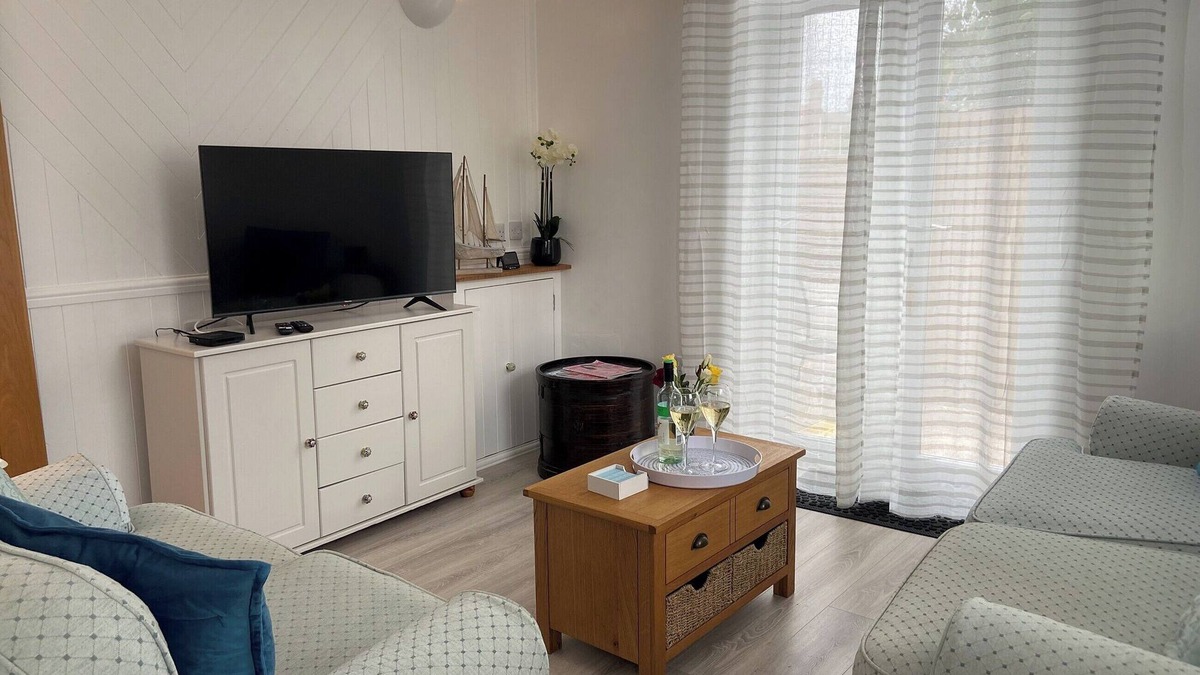 Gorleston-on-Sea Cottage | 2 bedroom accommodation in Gorleston-on-Sea