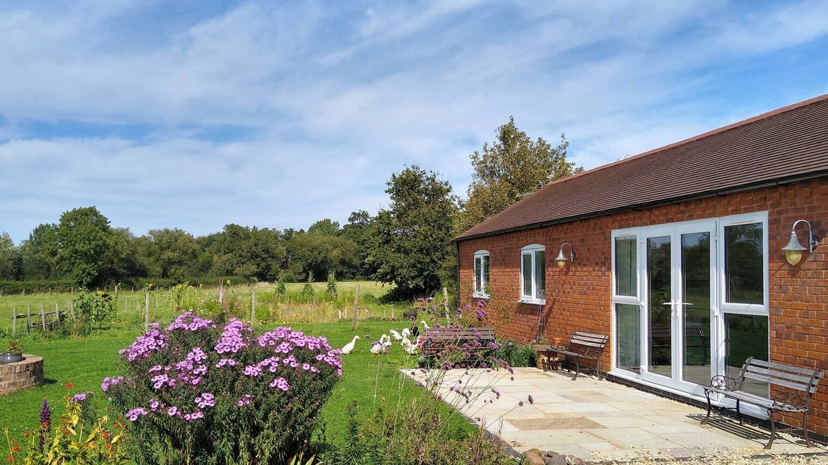 Ockbrook Cottage | 2 bedroom accommodation in Hampton in Arden