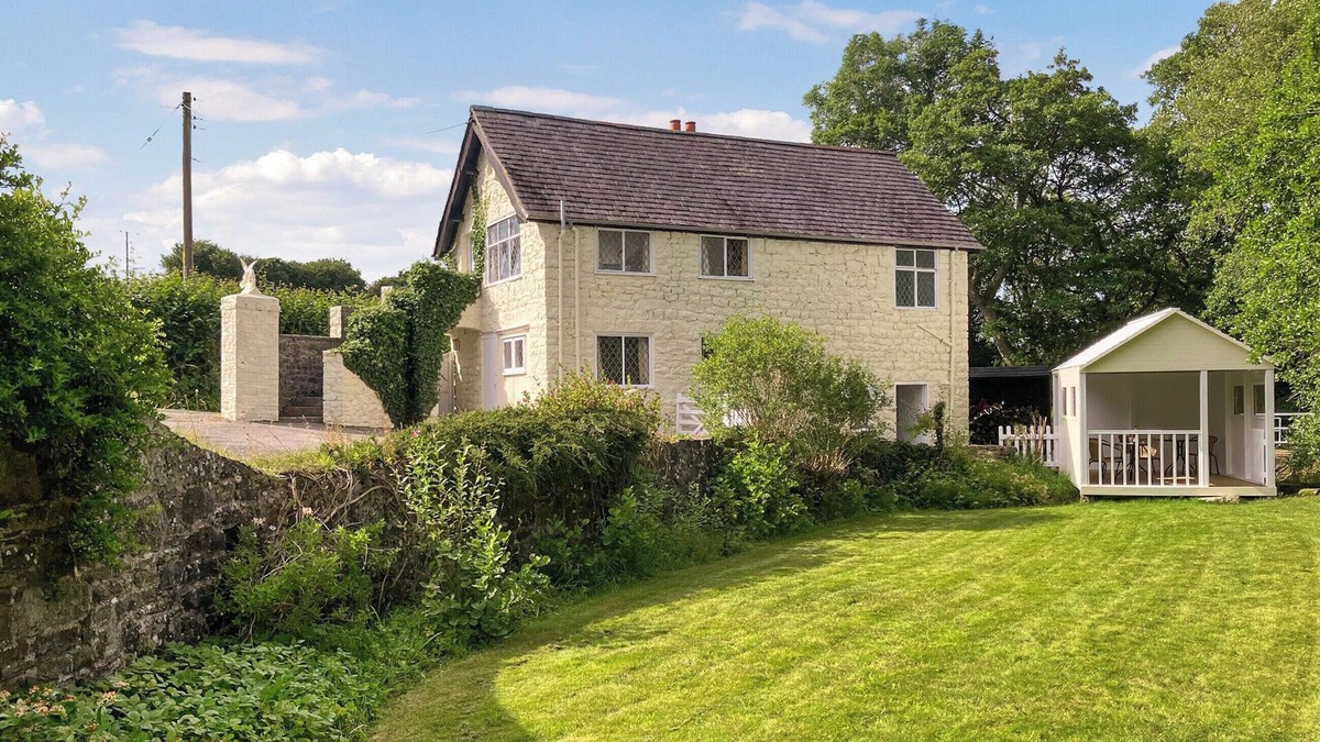Llanarmon-yn-Ial Cottage | 2 bedroom accommodation in Llanarmon-Yn-Ial