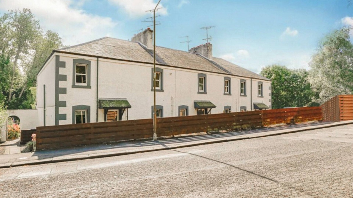 Bridge of Allan Cottage | 2 bedroom accommodation in Bridge of Allan