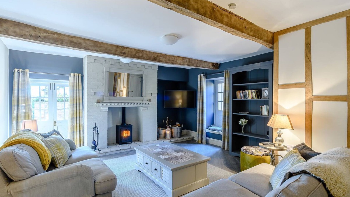 Wychnor Cottage | 2 bedroom accommodation in Wychnor, near Burton upon Trent