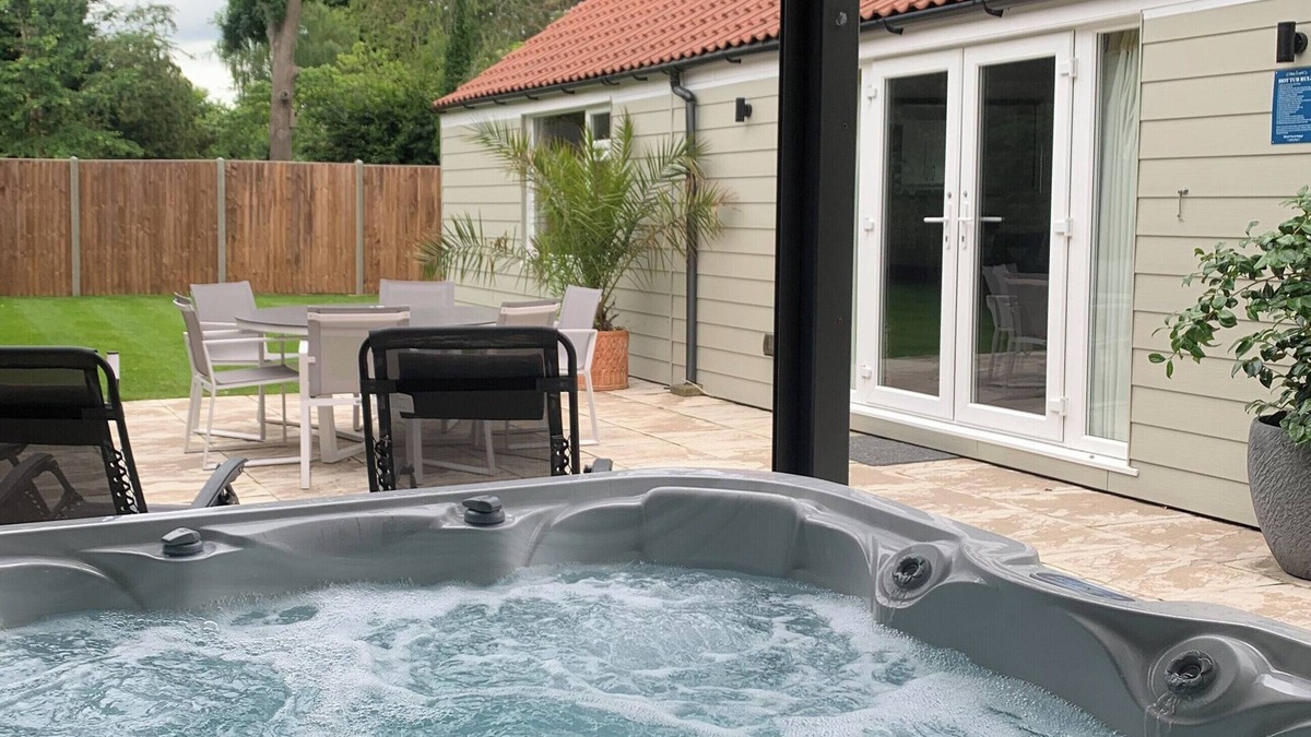 Worlington Cottage | 2 bedroom accommodation in Worlington, near Bury St Edmunds