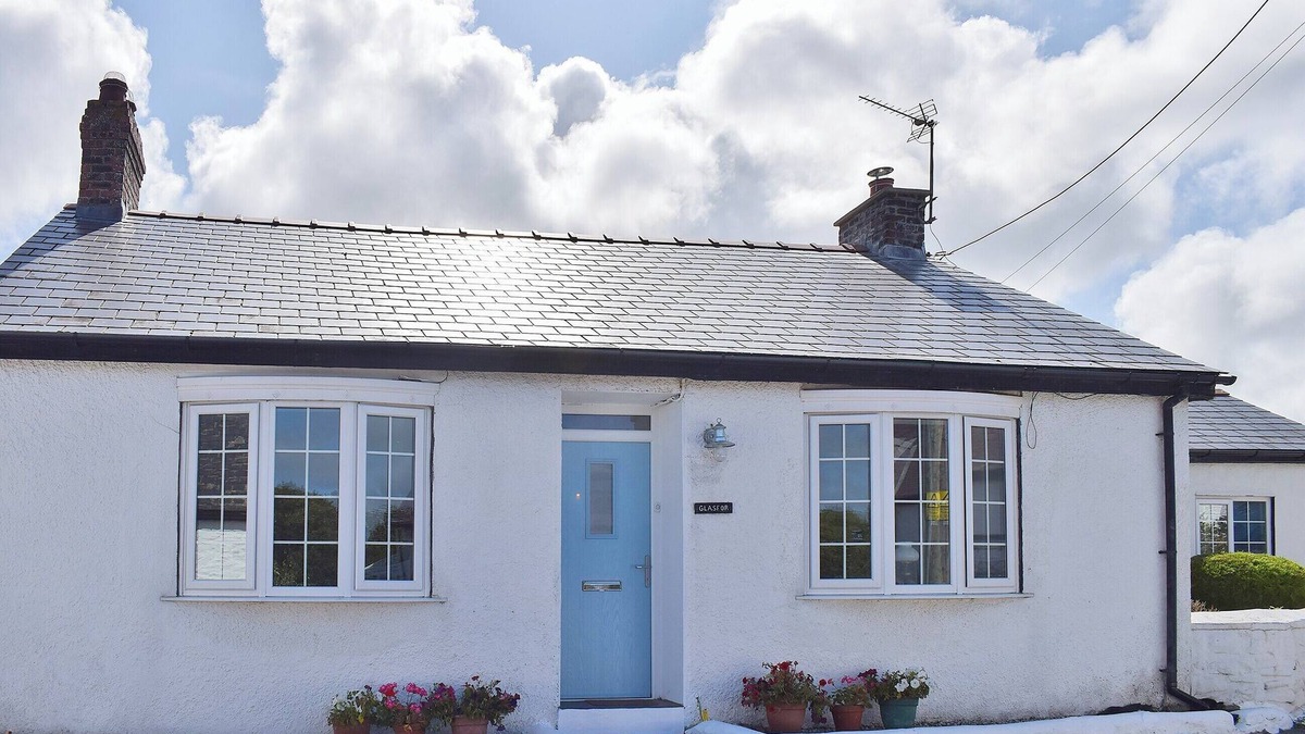 Llansantffraed Cottage | 2 bedroom accommodation in Llansantffraed, near Aberaeron