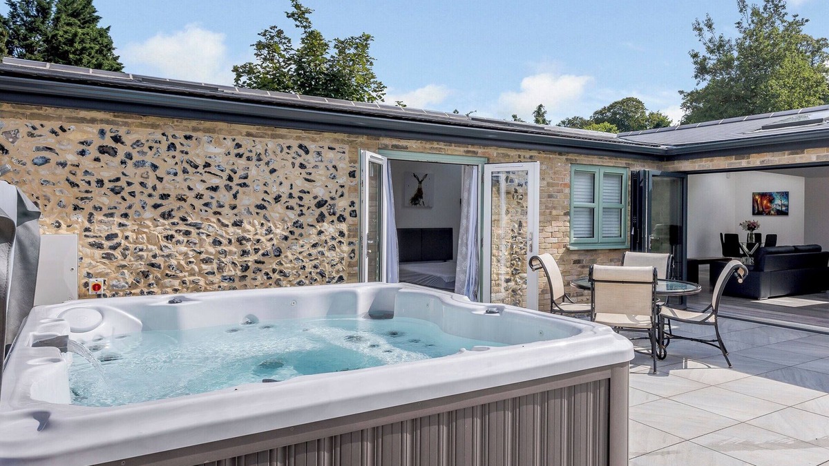 Brandon Cottage | 2 bedroom accommodation in Santon Downham