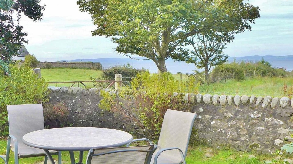 Blackwaterfoot Cottage | 2 bedroom accommodation in Kilpatrick, Isle of Arran