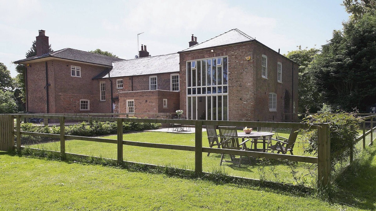 Tilney Fen End Cottage | 2 bedroom accommodation in Sutton Bridge, Spalding