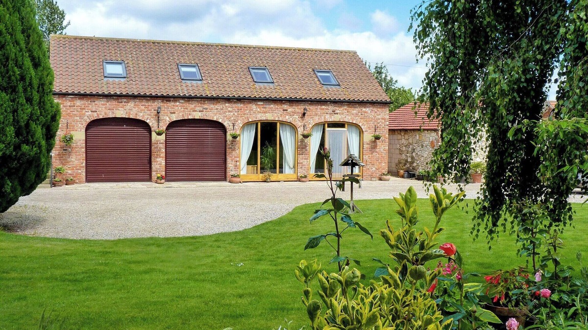West Heslerton Cottage | 2 bedroom accommodation in Thorpe Bassett, near Malton