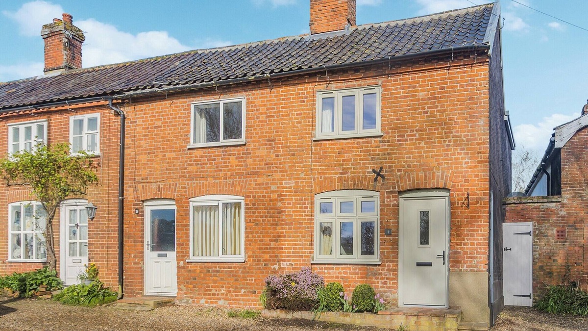 Old Buckenham Cottage | 2 bedroom accommodation in Old Buckenham, near Attleborough