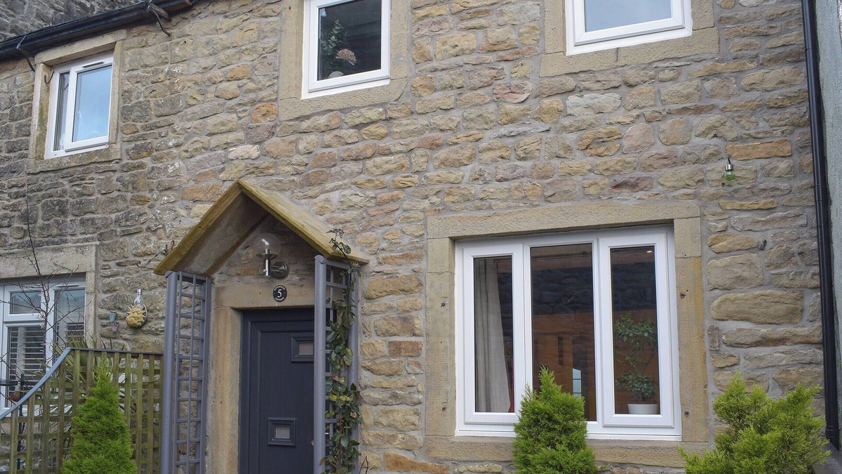 Barnoldswick Cottage | 2 bedroom accommodation in Salterforth, near Barnoldswick