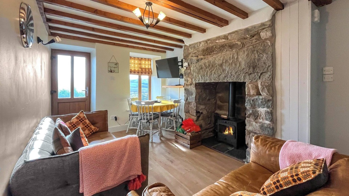 Cwmtirmynach Cottage | 2 bedroom accommodation in Betws-Y-Coed