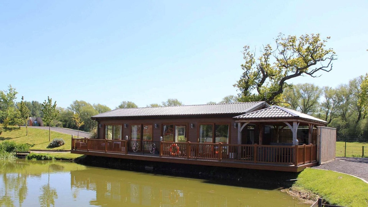 Caistor Cabin | 2 bedroom accommodation in Caistor, Market Rasen