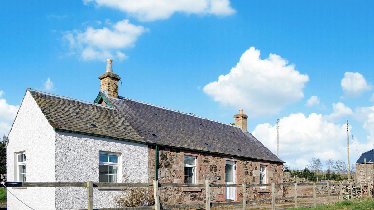 Murthly Cottage | 2 bedroom accommodation in Blairgowrie