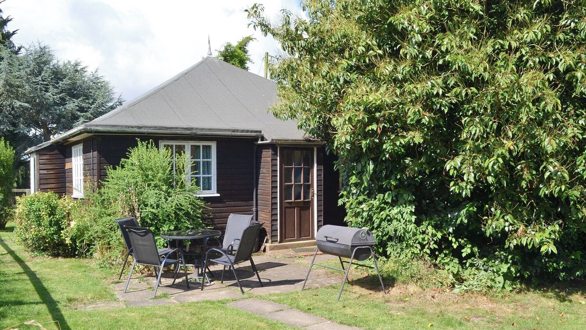 East Dereham Cottage | 2 bedroom accommodation in Scarning, near Dereham