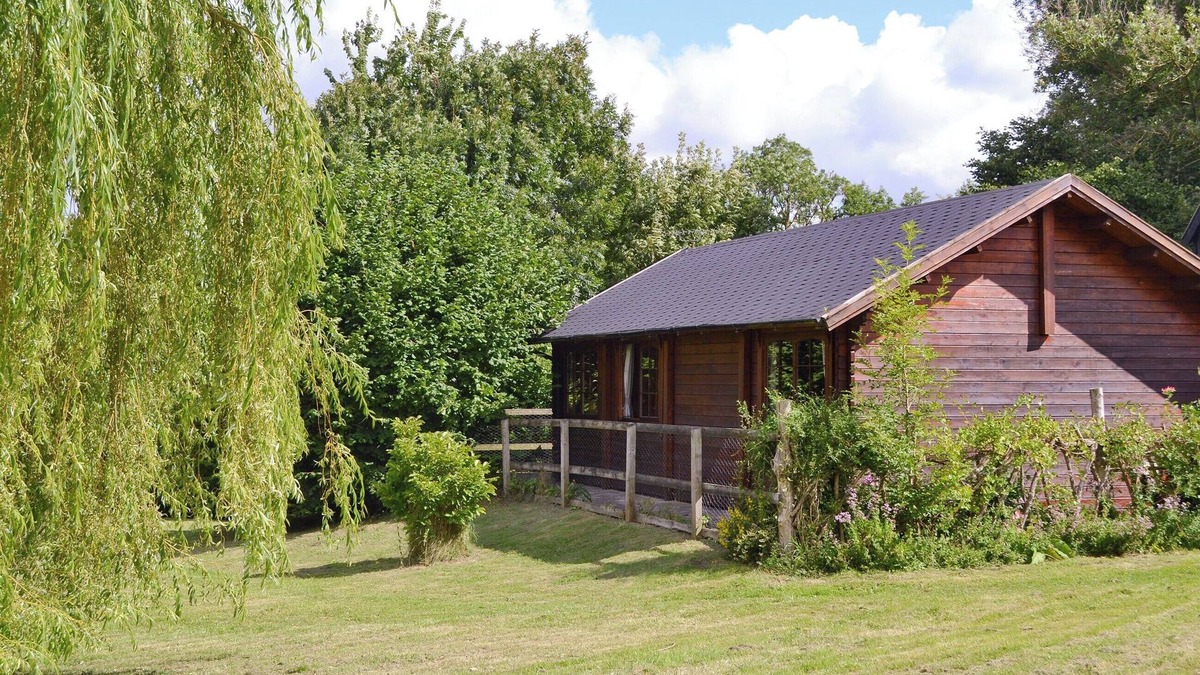East Dereham Cottage | 2 bedroom accommodation in Scarning, near Dereham