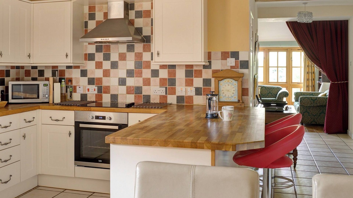 King's Stanley Cottage | 2 bedroom accommodation in Near Stroud