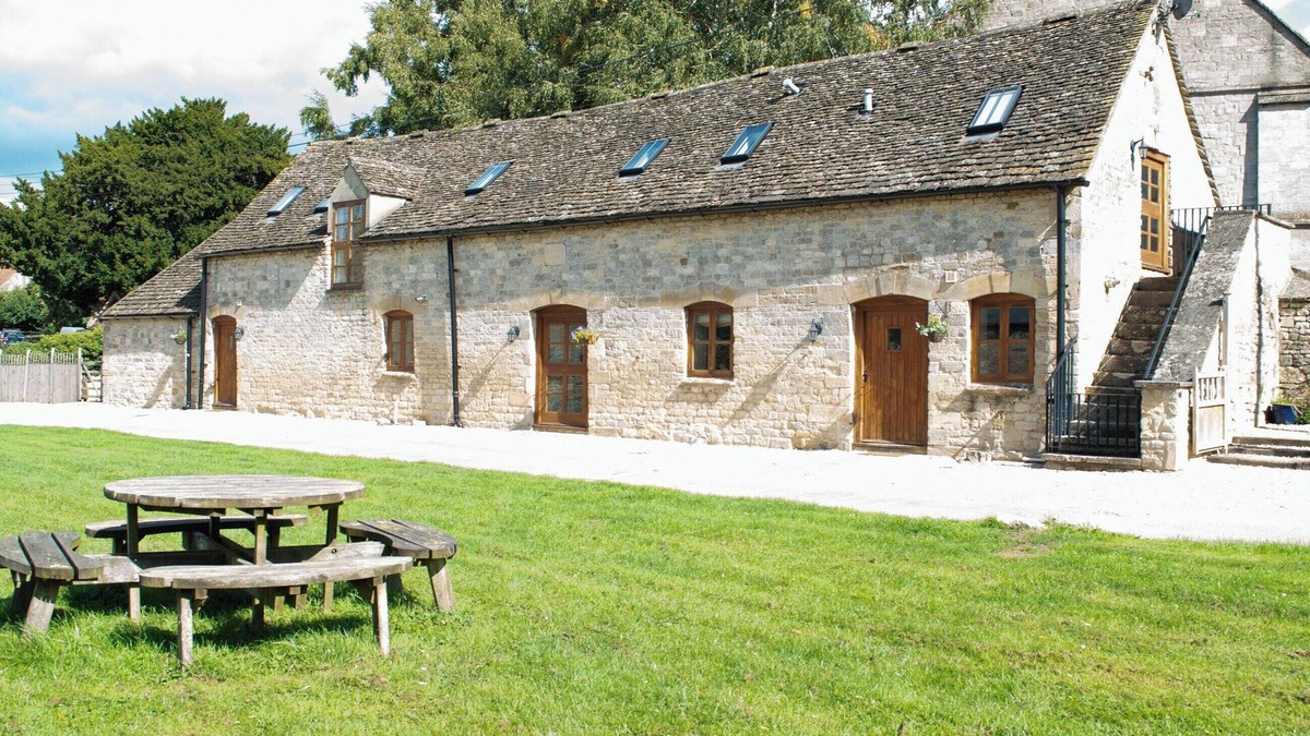 King's Stanley Cottage | 2 bedroom accommodation in Near Stroud