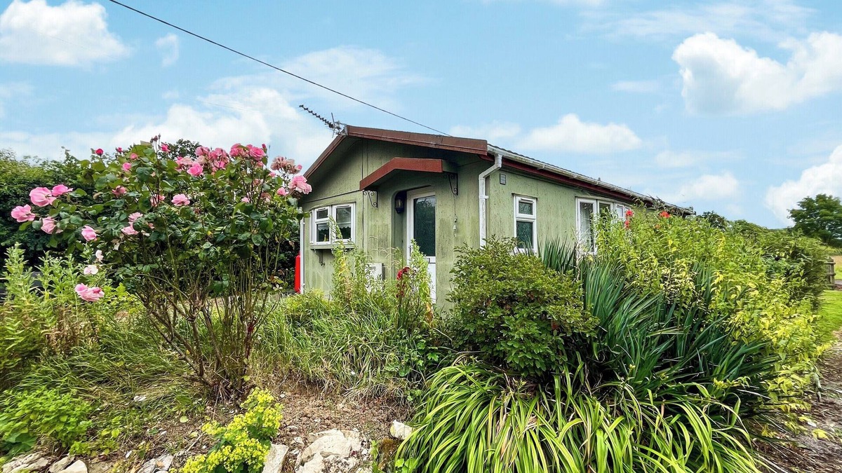 Hartgrove Cottage | 2 bedroom accommodation in East Orchard, near Shaftesbury