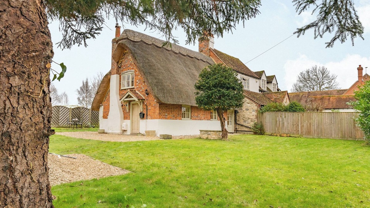 Wallingford Cottage | 2 bedroom accommodation in Berrick Salome, near Wallingford