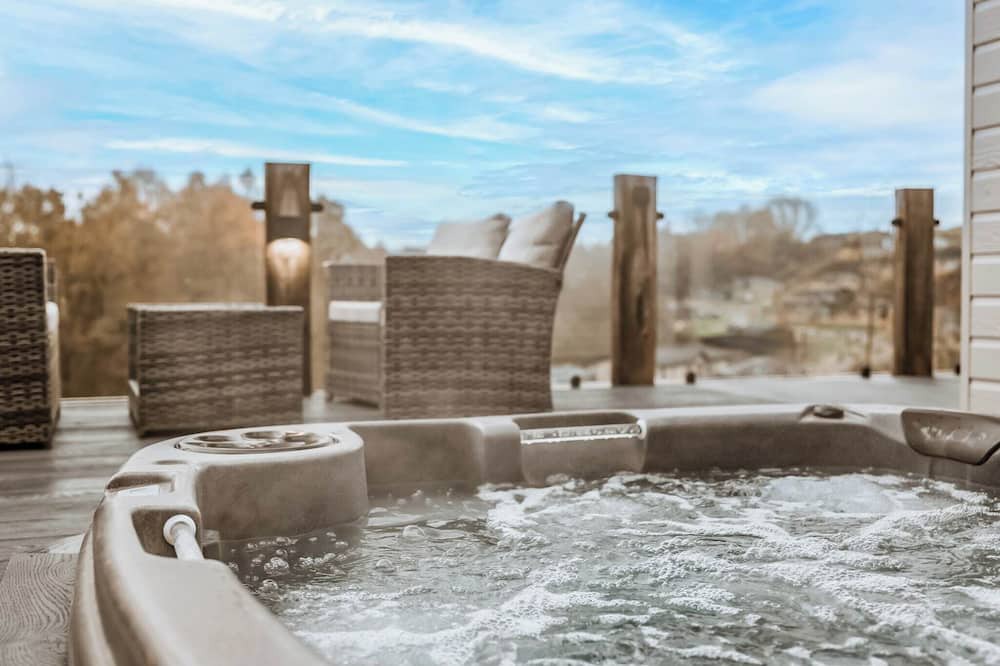 Bridgnorth Ski Chalet | 2 bedroom accommodation in Bridgnorth