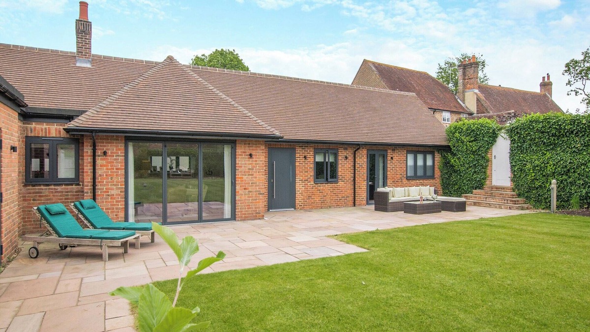 Aldingbourne Cottage | 2 bedroom accommodation in Aldingbourne, near Chichester