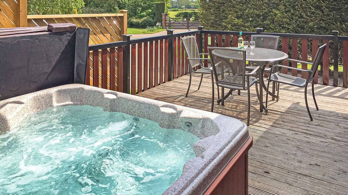 Scawton Ski Chalet | 2 bedroom accommodation in Easingwold