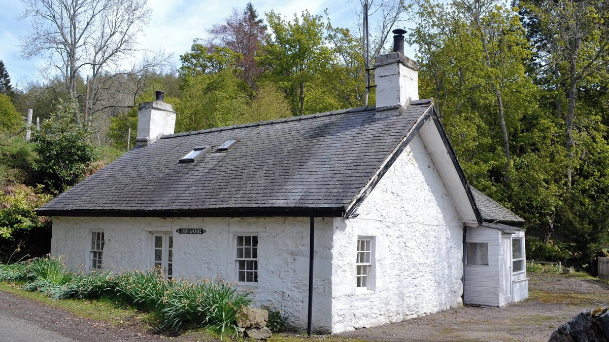 Kirriemuir Cottage | 2 bedroom accommodation in Glenprosen, By Kirriemuir