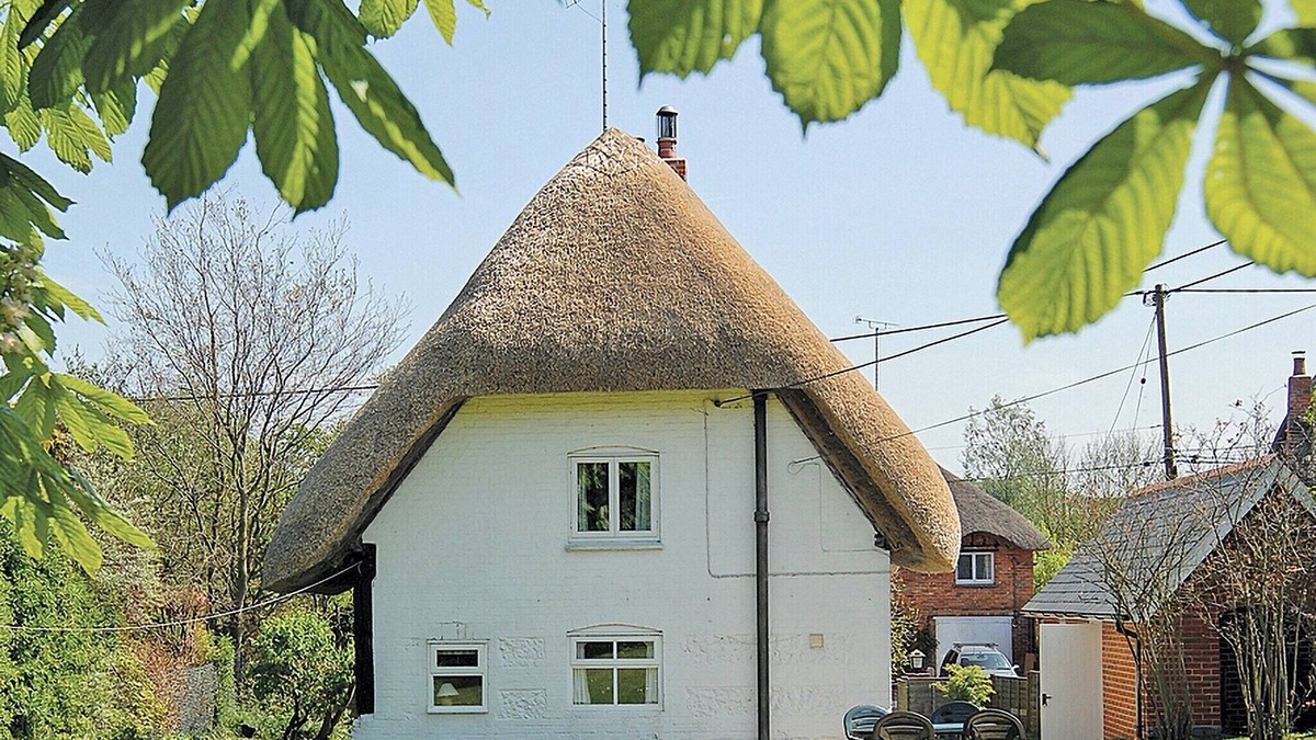 Collingbourne Kingston Cottage | 2 bedroom accommodation in Aughton, near Marlborough