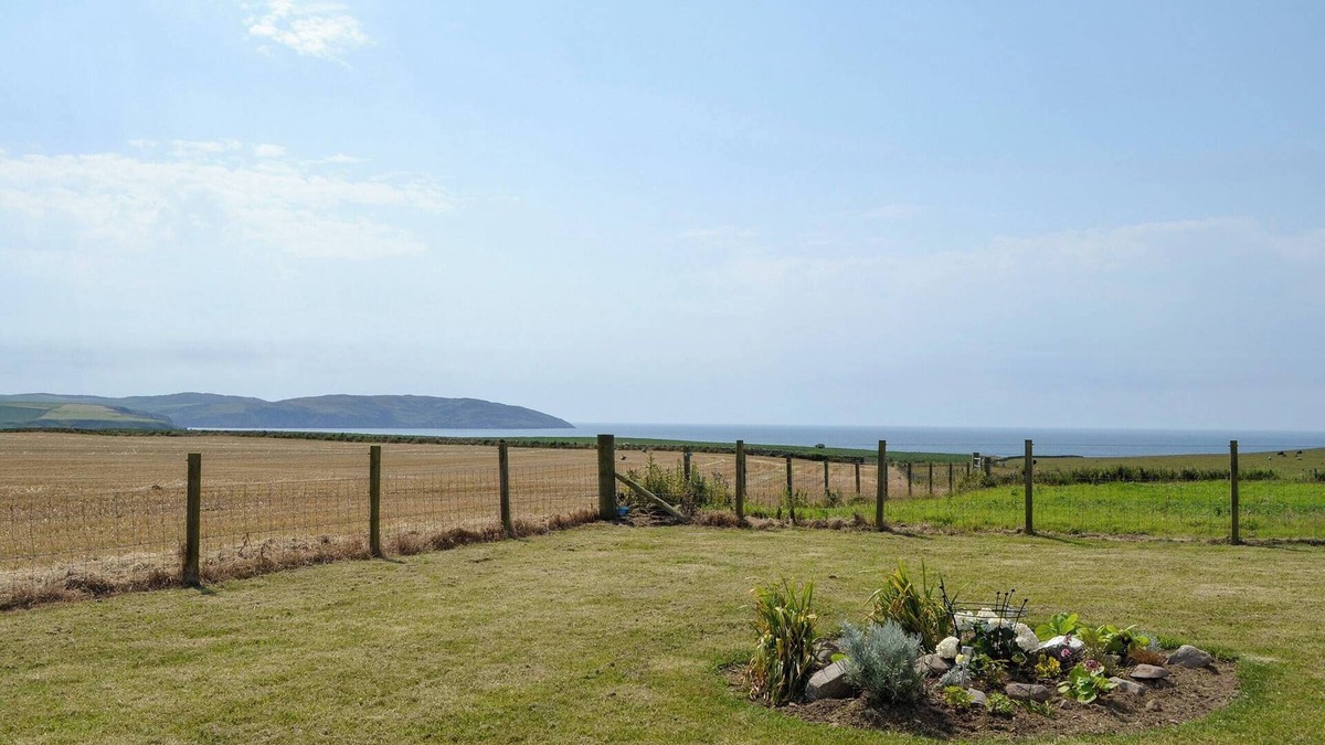 Port Logan Cottage | 2 bedroom accommodation in Port Logan