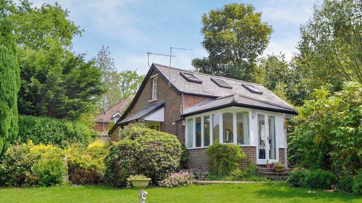 Southampton Cottage | 2 bedroom accommodation in Chilworth, near Southampton