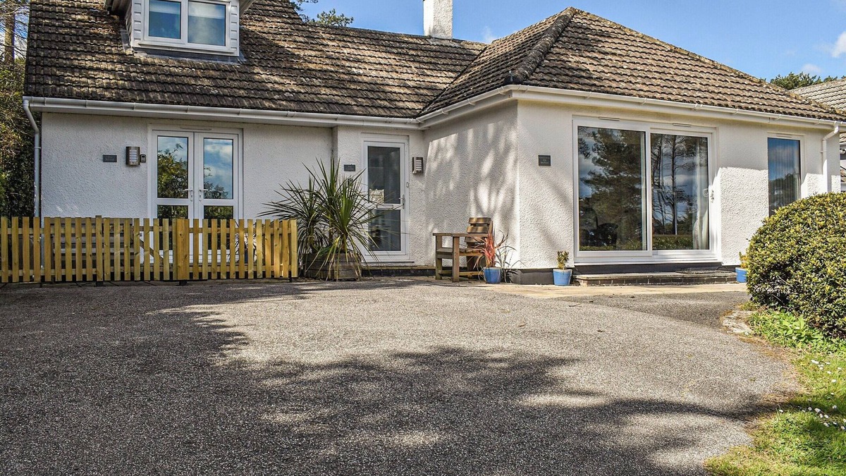 Carlyon Bay Cottage | 2 bedroom accommodation in Carlyon Bay, near St Austell