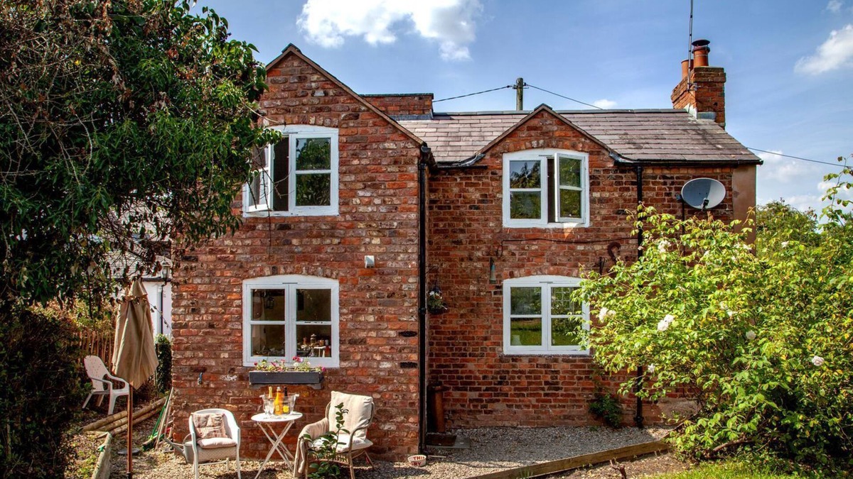 Handley Cottage | 2 bedroom accommodation in Tattenhall