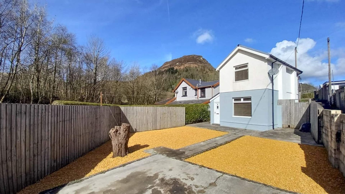 Blaencwm Cottage | 2 bedroom accommodation in Treherbert