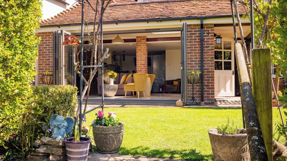 Winchester Cottage | 2 bedroom accommodation in Winchester