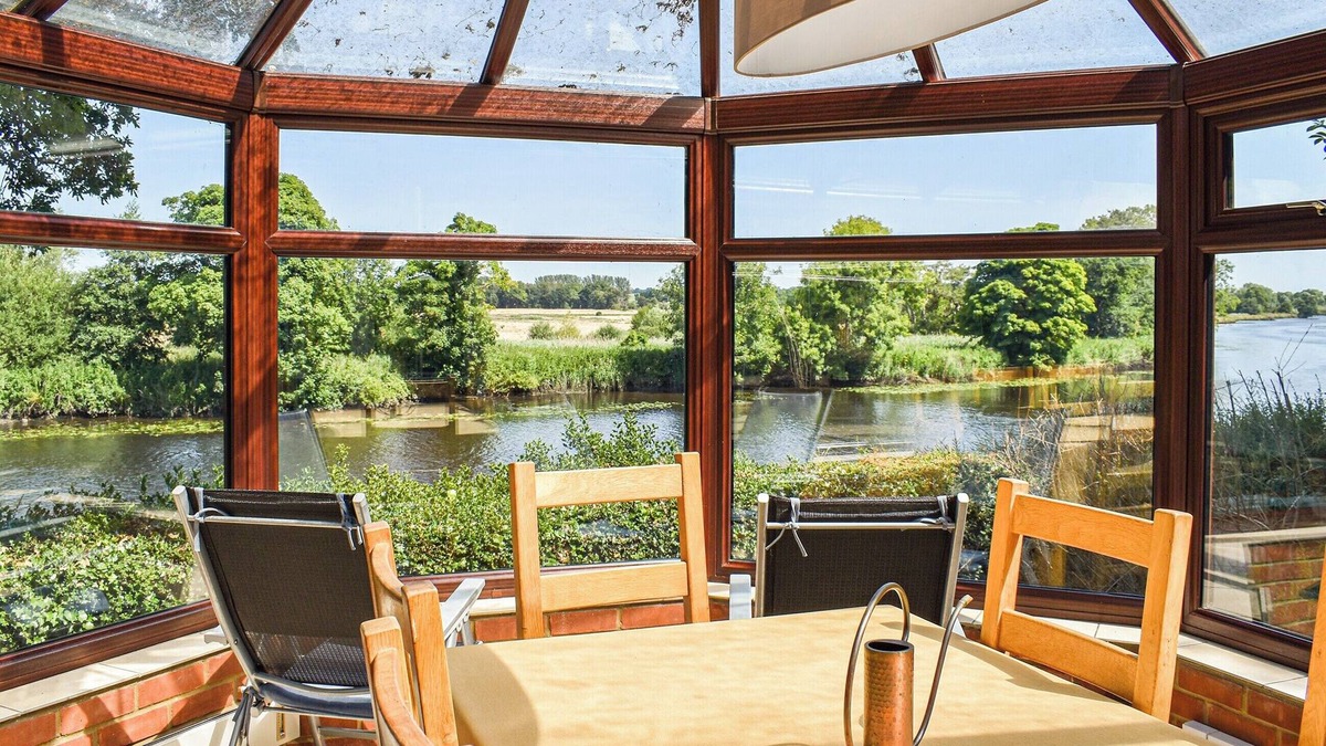 Bramerton Cottage | 2 bedroom accommodation in Bramerton