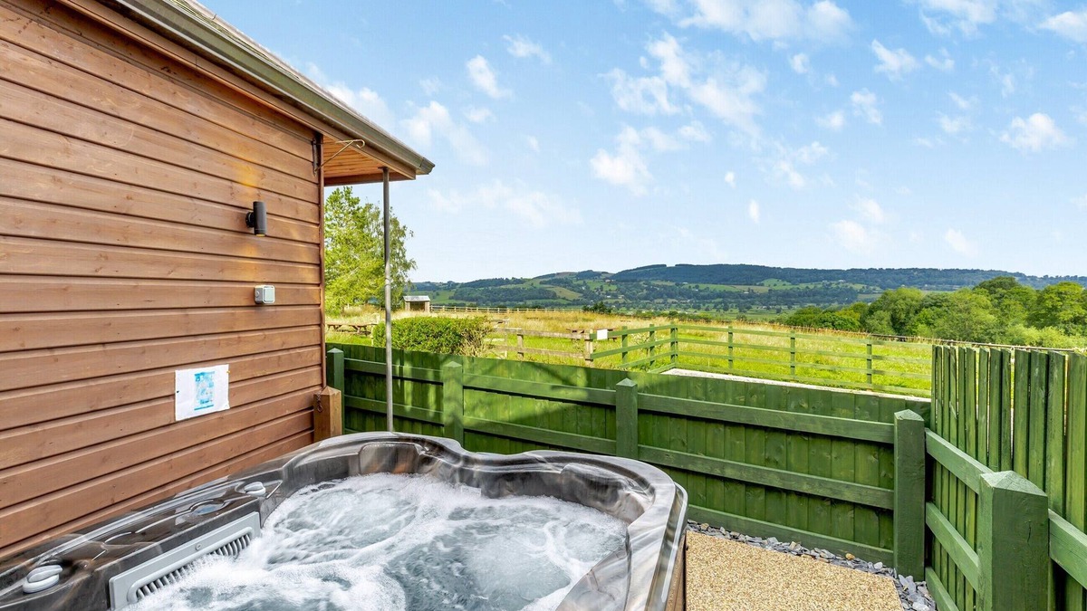 Kingswood Cottage | 2 bedroom accommodation in Forden, near Welshpool